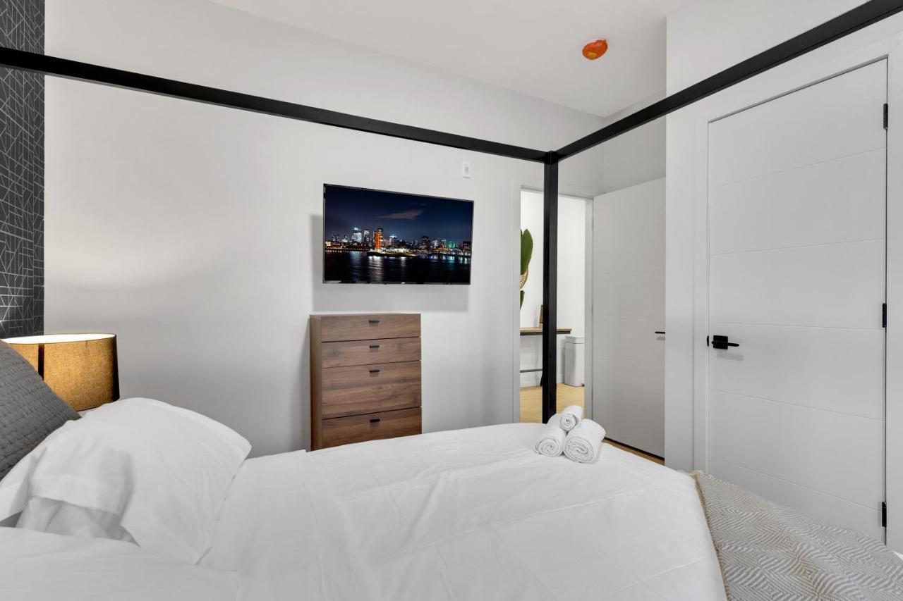Deluxe Suites Downtown Монреаль Экстерьер фото