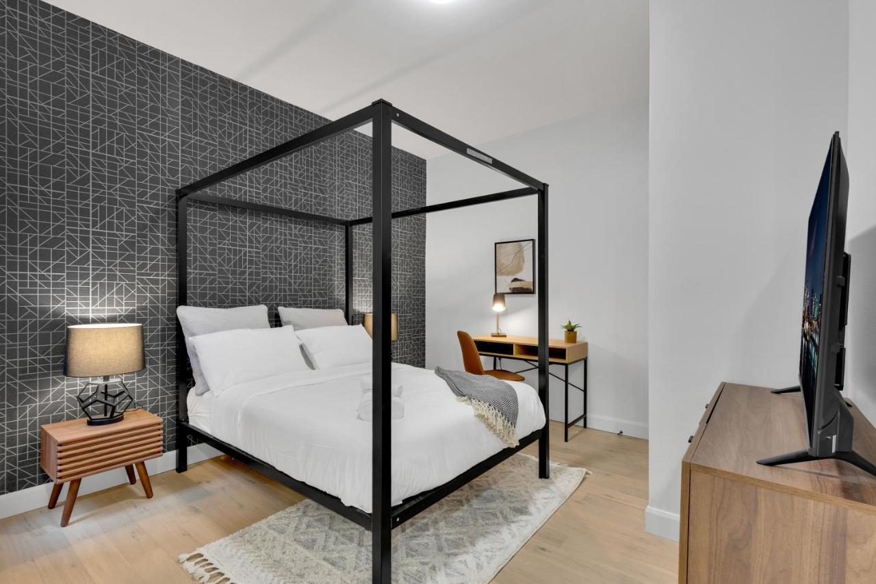 Deluxe Suites Downtown Монреаль Экстерьер фото